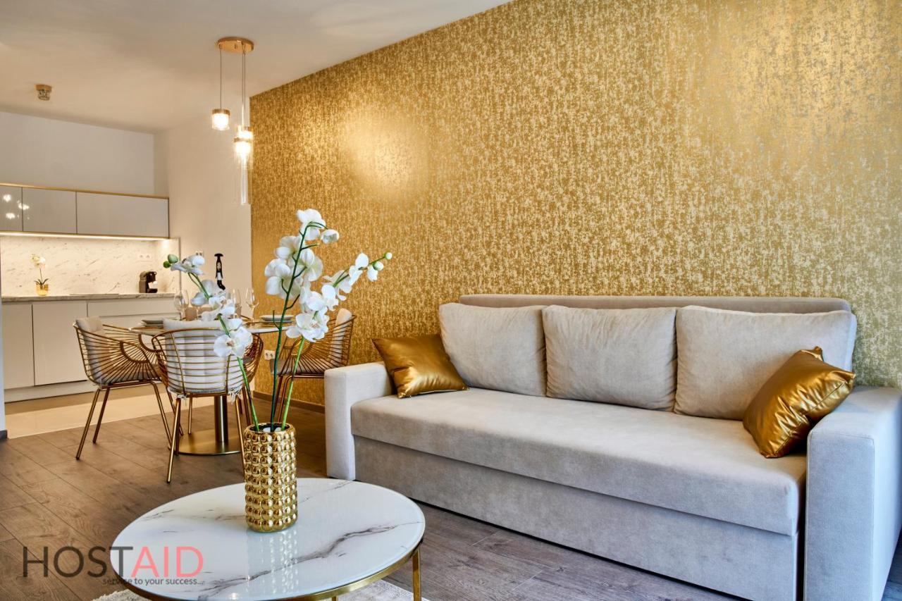 Azur Apartment - Hostaid Шиофок Экстерьер фото